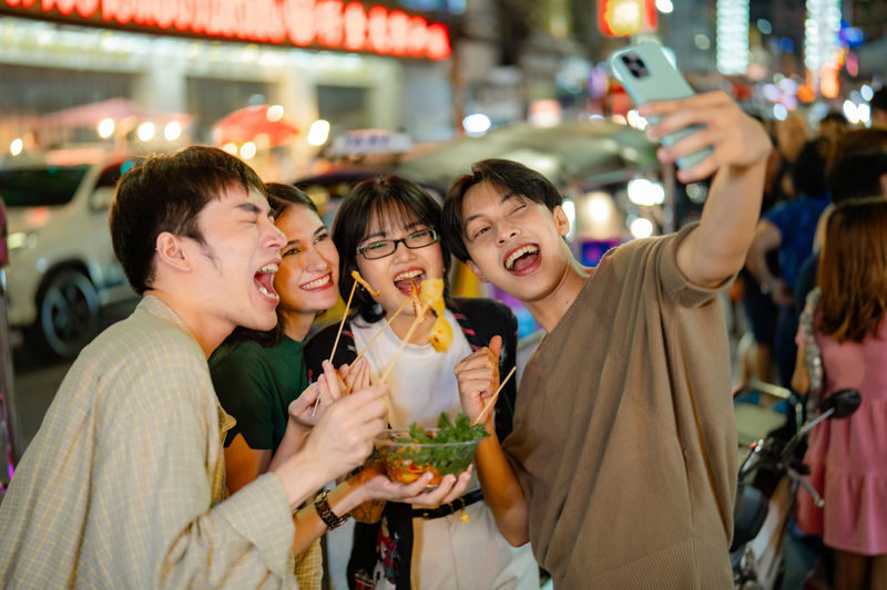 Bangkok Foodie Night Tuk Tuk Tour in Chinatown - Chinatown’s street food is the main event