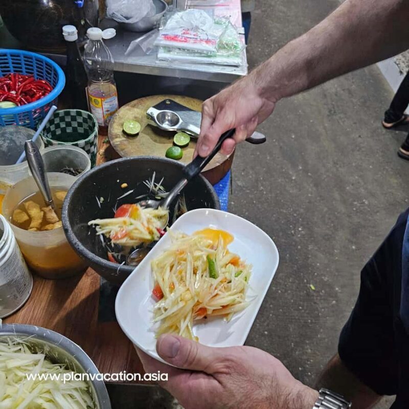 Bangkok: Full-Day Walking Tour Mini Group - Good To Know