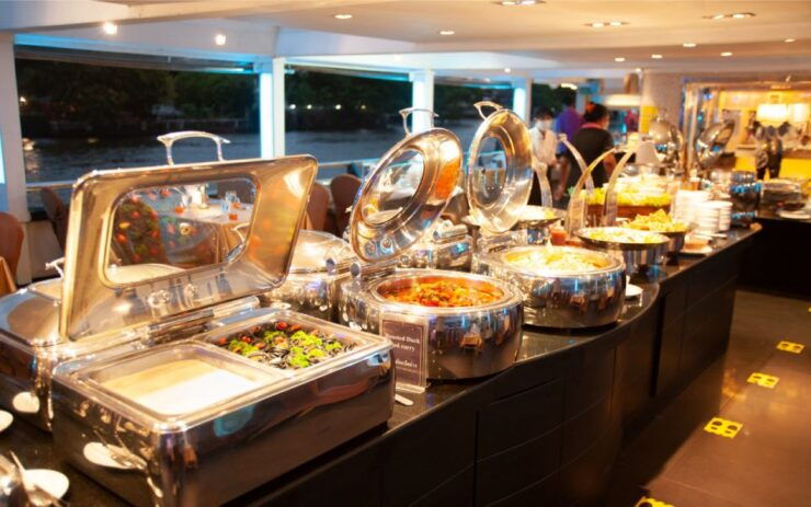 Bangkok: Grand Chao Phraya Dinner Cruise With Live Show - Experience on the Cruise