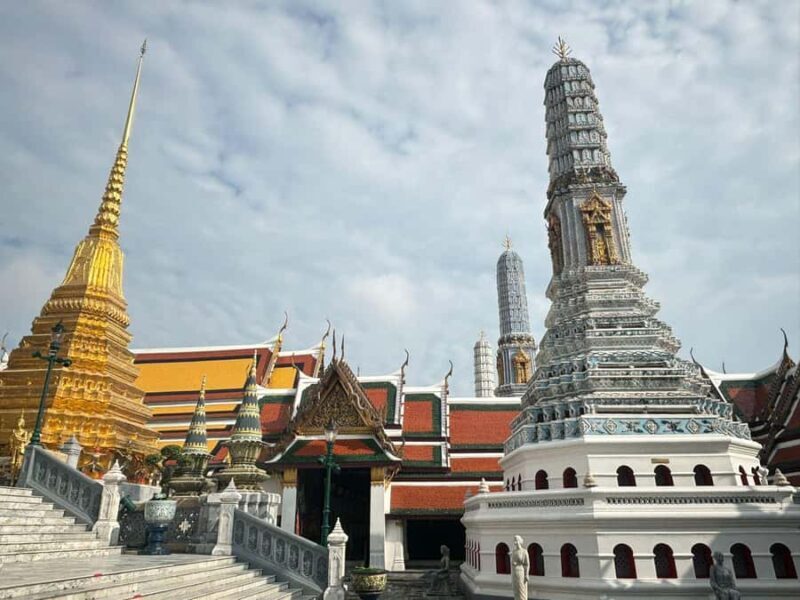 Bangkok: Grand Palace and Wat Phra Kaew Guided Walking Tour - Authentic Insights from Experienced Guides