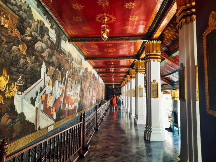 Bangkok: Grand Palace and Wat Phra Kaew Guided Walking Tour - Historical Landmarks to Explore