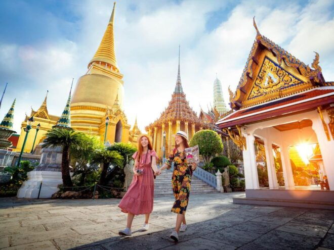 Bangkok: Grand Palace and Wat Phra Kaew Guided Walking Tour - Meeting Point and Tour Details