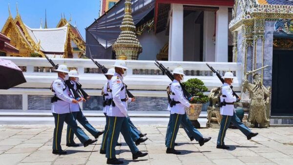 Bangkok: Grand Palace, Wat Arun, and Big Budha With Lunch - Questions You May Have