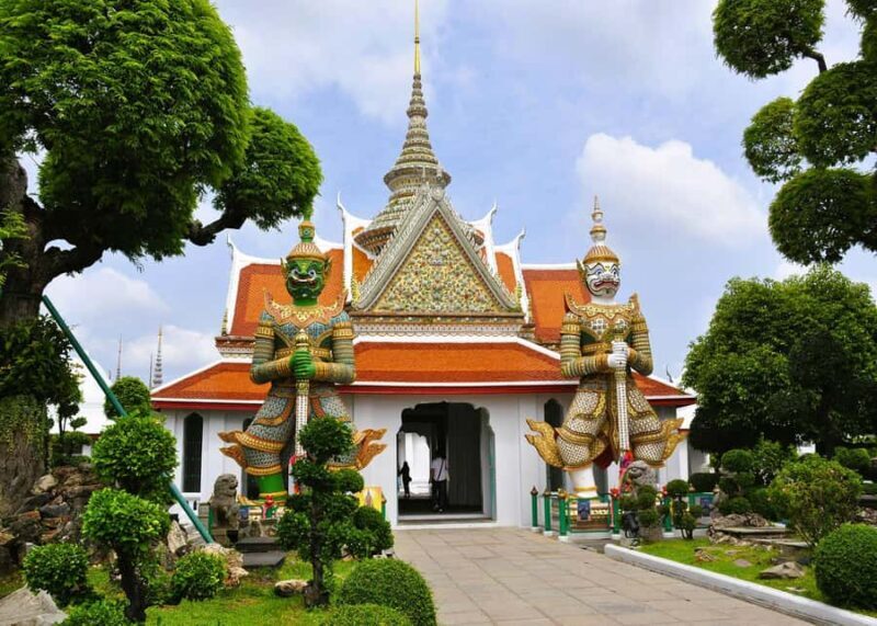 Bangkok: Grand Palace & Wat Arun Dress-Up Tour - Exploring Bangkok’s Historic Landmarks in One Day