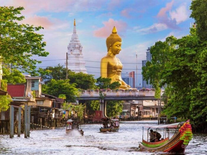 Bangkok: Grand Palace, Wat Arun & Giant Buddha Iconic Tour - Getting to the Tour