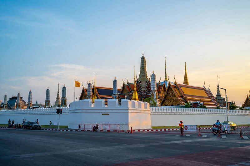 Bangkok Grand Palace Wat Arun Half-Day Guided Tour with Boat - Choose the route, not just the tour title