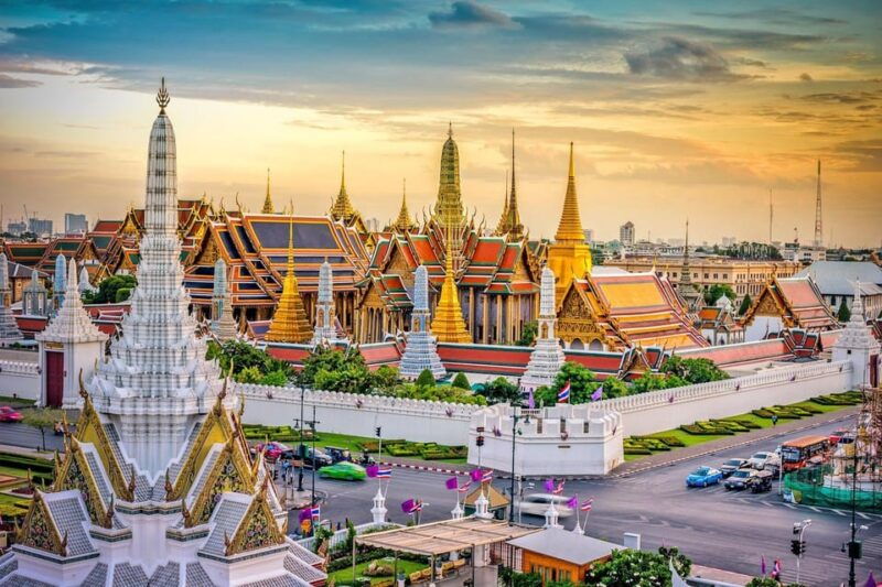 Bangkok: Grand Palace, Wat Pho, Wat Arun and Wat Sa Ket Tour - Exploring Wat Pho