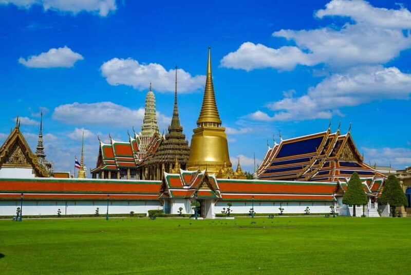 Bangkok: Grand Palace, Wat Pho, Wat Arun Sacred & Local Tour - An Overview of the Sacred & Local Tour