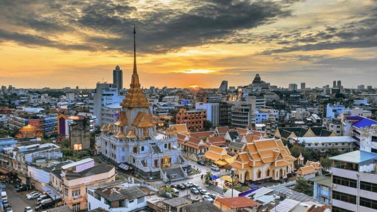 Bangkok: Grand Palace, Wat Phra Kaew, and Wat Trimit Tour - Cultural Experience