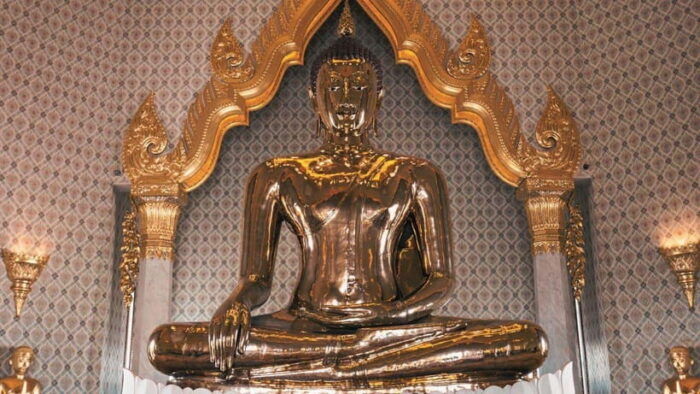 Bangkok: Grand Palace, Wat Phra Kaew, and Wat Trimit Tour - Exploring the Sites