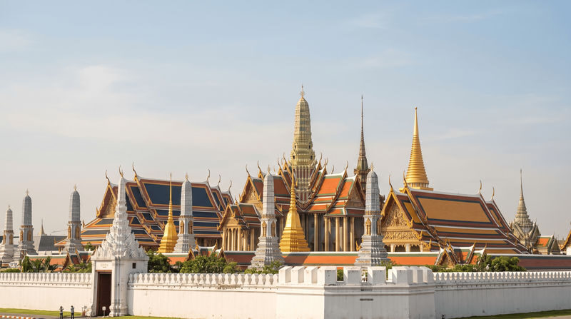 Bangkok Grand Palace & Wat Phra Kaew Guided Walking Tour - Why a guide helps at the Grand Palace
