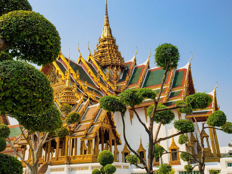 Bangkok Grand Palace & Wat Phra Kaew Guided Walking Tour - The Grand Palace: look beyond the glitter