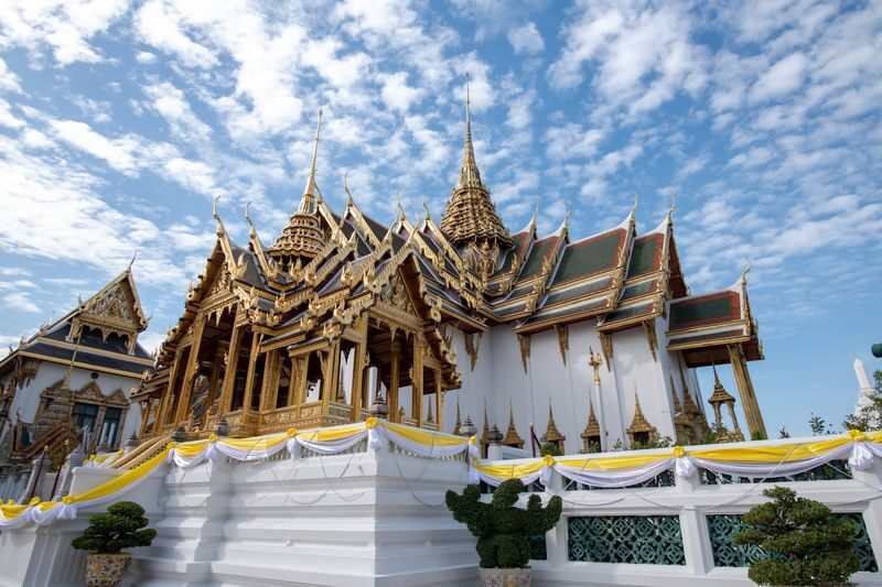 Bangkok Grand Palace & Wat Phra Kaew Guided Walking Tour - Dress rules, weather, and what to bring