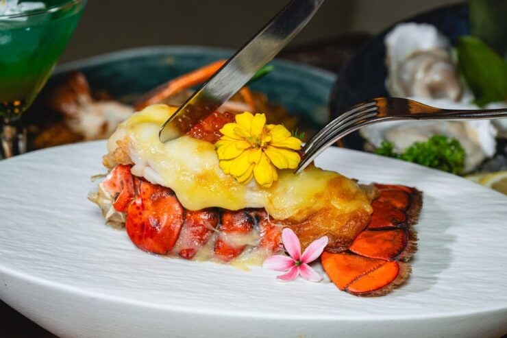 Bangkok: Great Harbour International Buffet - Dining Experience and Ambiance