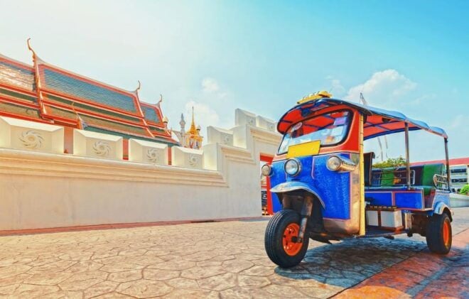 Bangkok: Guided Tour in a Typical Thai Tuk-Tuk - Key Stops on the Tour