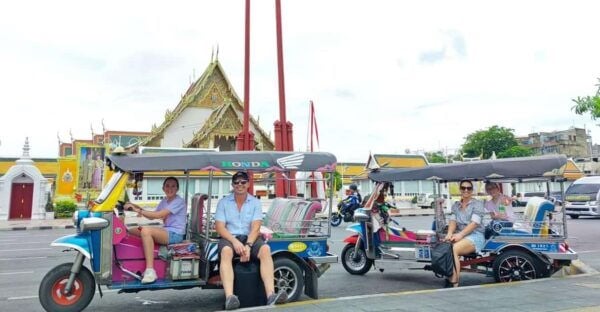 Bangkok: Guided Tour in a Typical Thai Tuk-Tuk - Booking and Accessibility Options
