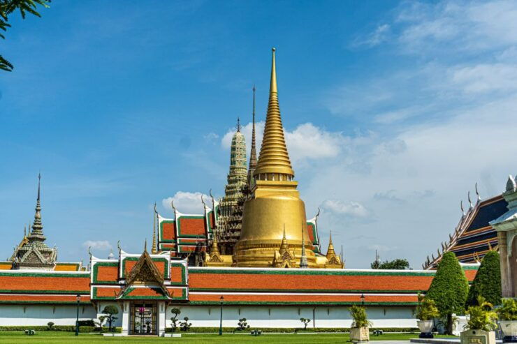 Bangkok: Half-Day Temple and Grand Palace Group Tour - Tour Duration and Flexibility