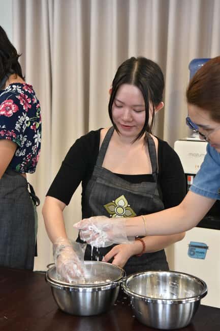 Bangkok: Hands-on Thai Cooking Class & Market Tour in Sathon - Location and Convenience