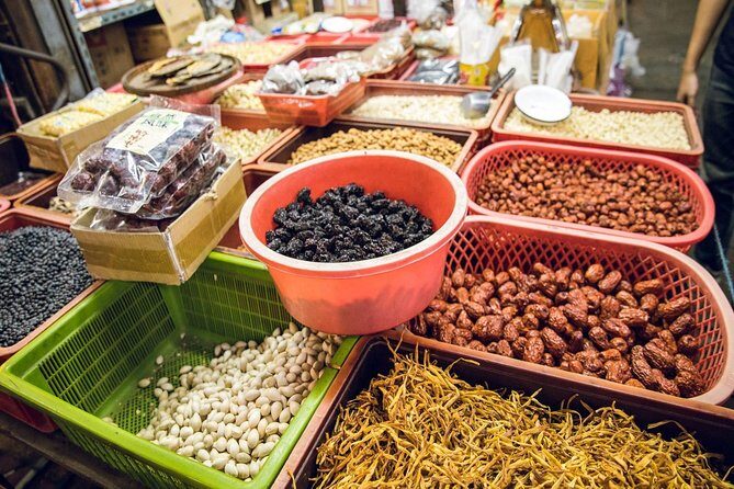 Bangkok Hidden Gems: Talad Noi, Chinatown & Street Food Tour - Visiting Holy Rosary Church and Chow Sue Kong Shrine