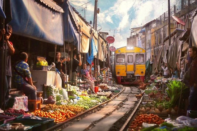Bangkok Highlights Private Tour With Floating Market - Cultural and Historical Attractions