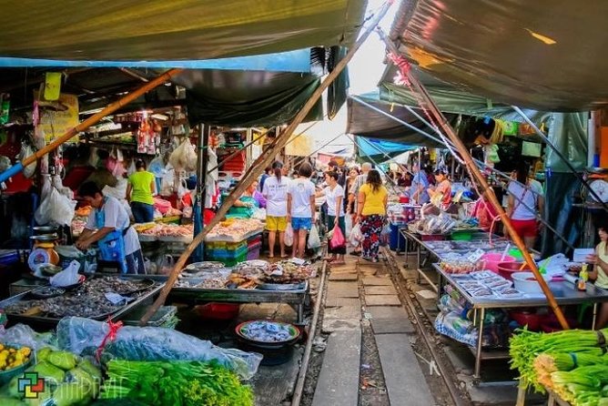 Bangkok: Join Tour Train Market - Damnern Saduak Floating Market - Train Market Experience