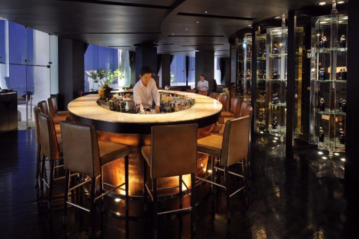Bangkok: Lebua Rooftop Bar Reservation & Round-Trip Transfer - Experience Highlights