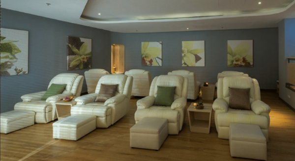 Bangkok: Lets Relax Spa at MBK E-Voucher - Amenities and Services