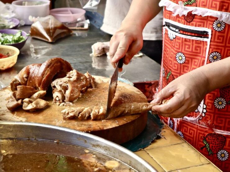 Bangkok: Local's Favorite Dishes Food Tour - Tour Highlights