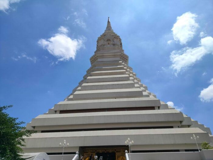 Bangkok: Longtail Boat Canal Tour to Wat Arun - Getting to the Starting Point