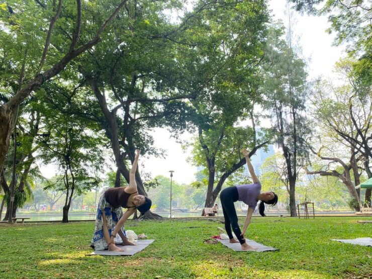 Bangkok: Lumpini Park Yoga Experience - Key Points