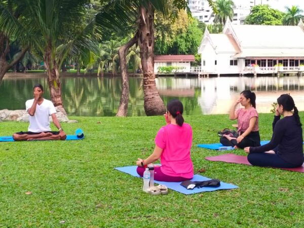 Bangkok: Lumpini Park Yoga Experience - Tips for a Great Experience