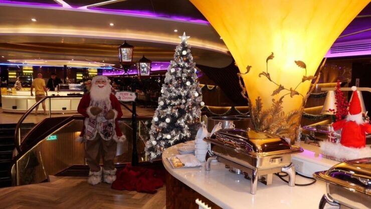 Bangkok: Luxury Dinner Cruise With Private Guide & Transfer - Key Points