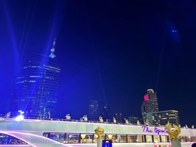 Bangkok: Luxury Dinner Cruise With Private Guide & Transfer - Transportation and Pickup
