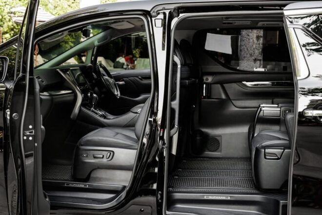 Bangkok Luxury Van Chauffeur : Private Alphard Ride 10 Hours - Key Points