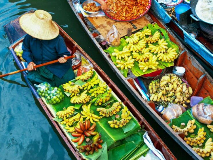 Bangkok: Maeklong Railway & Amphawa Floating Market Day Trip - Good To Know