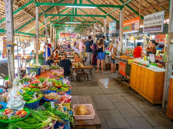 Bangkok: Maeklong Railway & Amphawa Floating Market Day Trip - Important Information