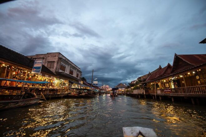Bangkok: Maeklong Railway Market and Amphawa Floating Market - Unique Market Experiences