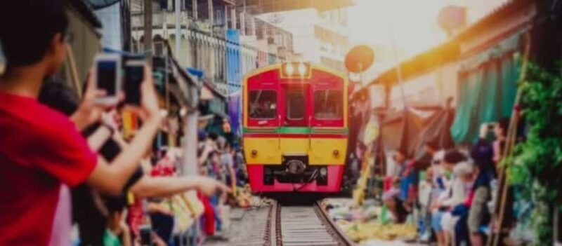 Bangkok: Maeklong Railway Market&Damnoensaduak-private tour - An In-Depth Look at the Tour: What to Expect