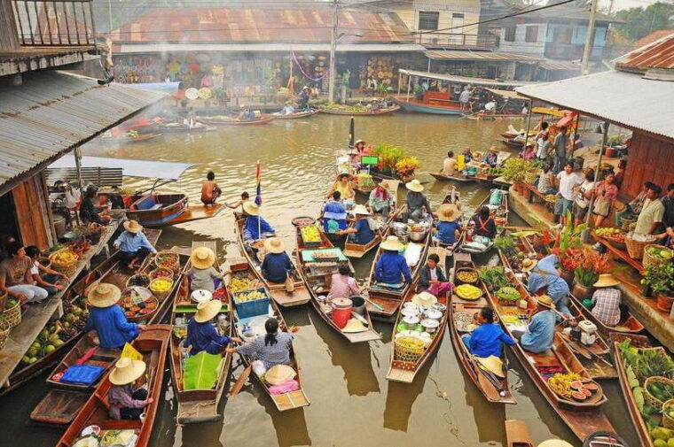 Bangkok: Maeklong Train Market & Amphawa Floating Market - Optional Boat Tour at Amphawa