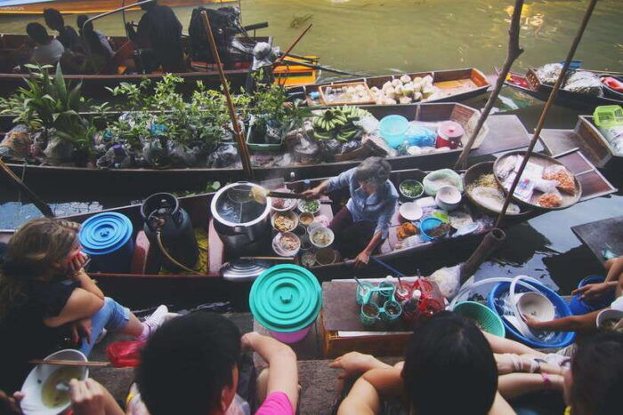 Bangkok: Maeklong Train Market & Amphawa Floating Market - Customer Feedback and Experiences