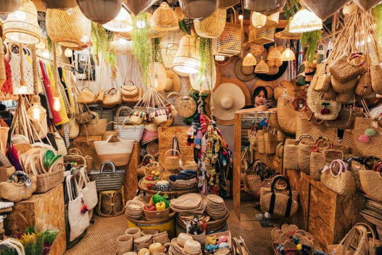 Bangkok: Maeklong Train Market & Floating Market Day Tour - Customer Reviews