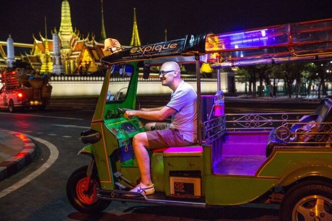 Bangkok: Markets, Temples and Food Night Tour by Tuk Tuk - Unique Features and Experiences