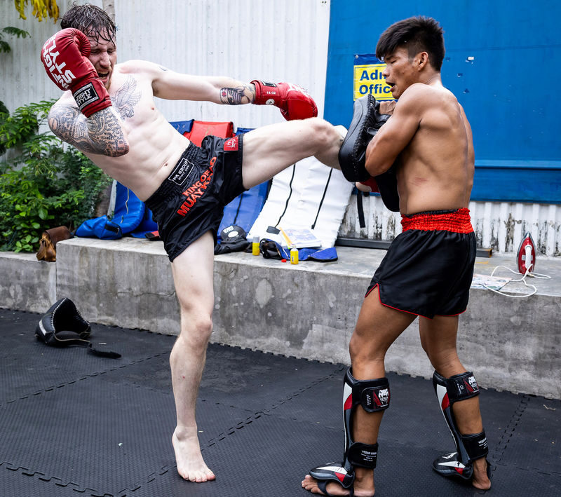 Bangkok: Muay Thai Boxing Introduction Class for Beginners - Gloves, showers and the hygiene question
