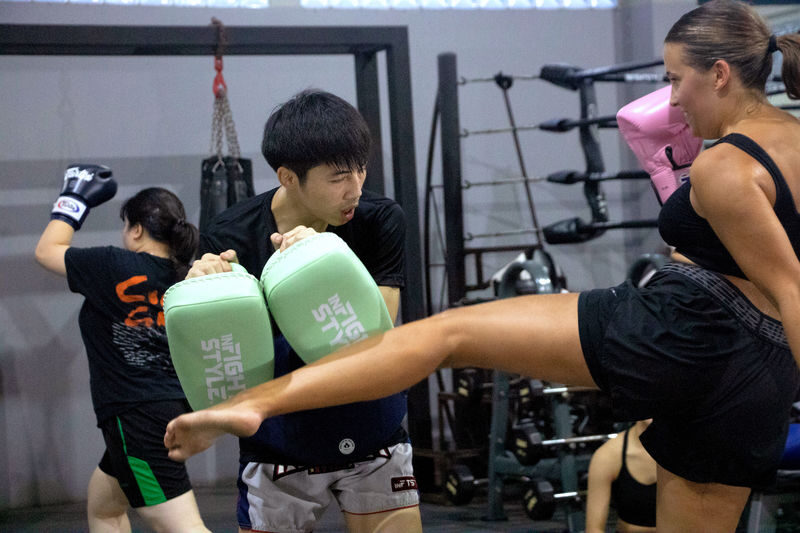 Bangkok: Muay Thai Boxing Introduction Class for Beginners - Getting to RH35+2F9