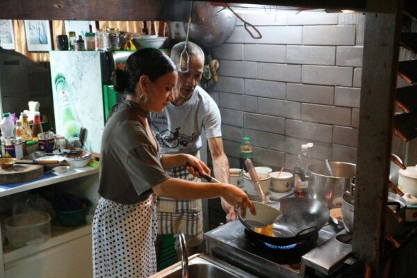 Bangkok: Night Bike Ride and Dinner at a Local Restaurant - Transportation and Bike Details