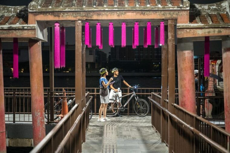 Bangkok: Night Bike Tour With Temples & Flower Market Visit - Visiting Ancient Temples