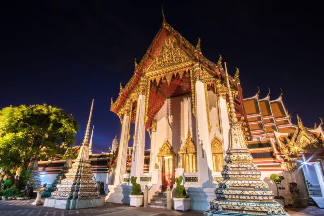 Bangkok: Night Bike Tour With Temples & Flower Market Visit - Tour Inclusions