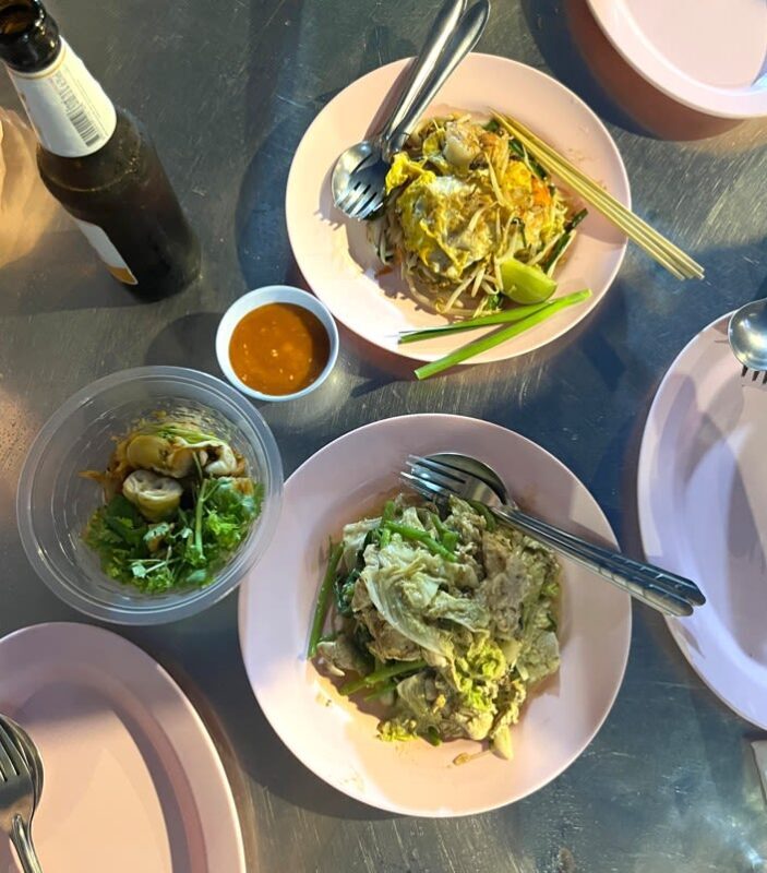 Bangkok Night Michelin Foodie Tour in China Town with 15+ Tastings - What the food count means in practice