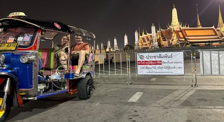 Bangkok Night Tour: Food, Temple & Tuk-Tuk - Meeting Point