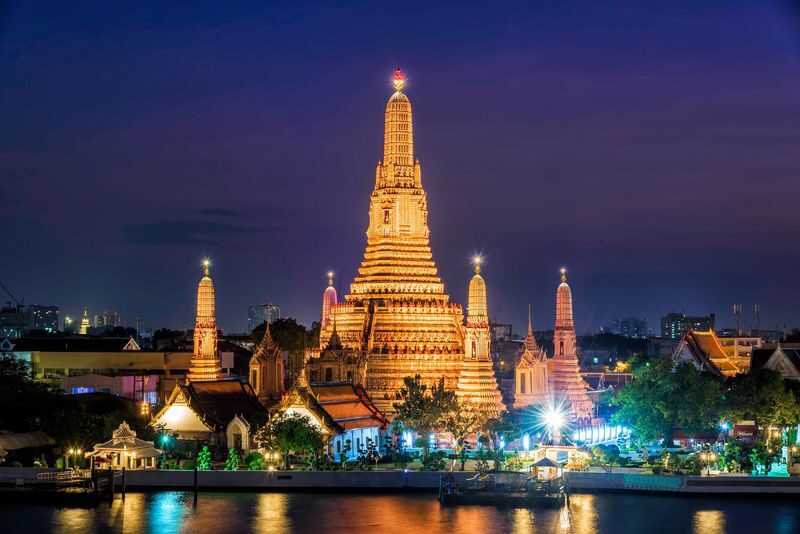 Bangkok Night Tour: Wat Arun, Wat Pho, Chinatown & Tuk Tuk Thrills - At a glance